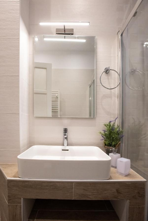 Blue Ark Lavish Sauna Suite Atenas Exterior foto